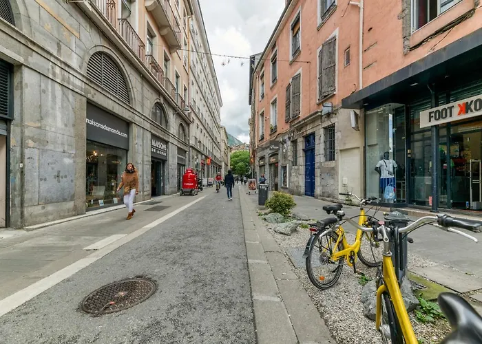 شقة L'elegance- Centre Historique- Confort- Netflix- Marche Frais Et Local *